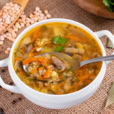 Грибной постный суп с чечевицей - рецепт с фото