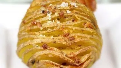 Запеченная картошка с маслом и чесноком