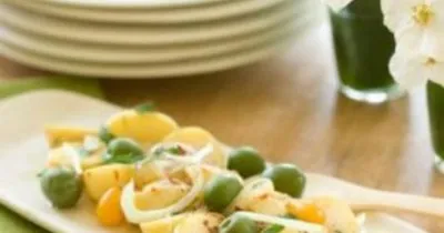 Картофельный салат по-гречески с оливками