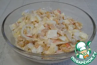 Рецепт: Салат с крабовыми палочками и кальмарами