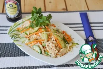 Рецепт: Корейский салат из курицы и огурцов