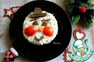 Рецепт: Новогодний салат со шпротами Снеговик