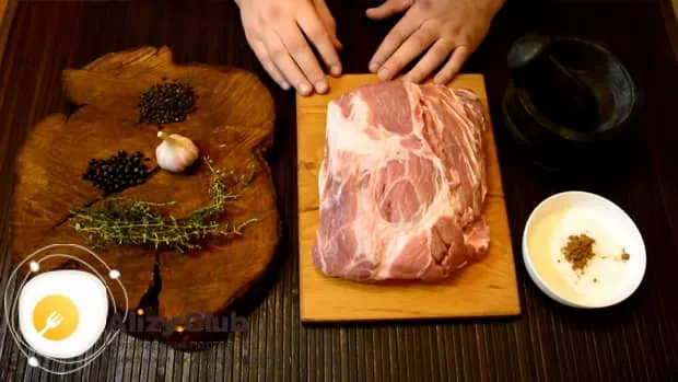 По рецепту, для приготовления шейки свиной вяленой, правильно выберите мясо
