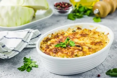 Картофельная запеканка с капустой и грибами