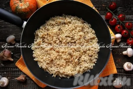 Рецепт риса с шампиньонами на сковороде