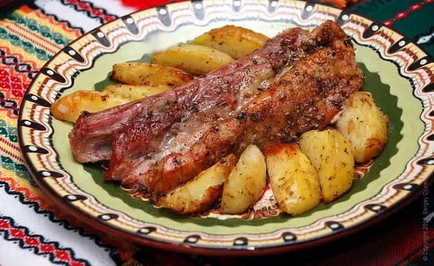 Как приготовить свиные ребрышки с картошкой в духовке и мультиварке по рецепту с фото