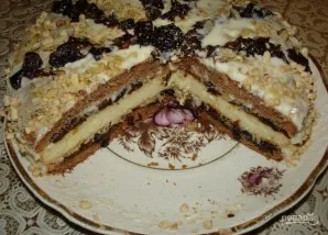 Бисквитный торт с черносливом - фото шаг 5