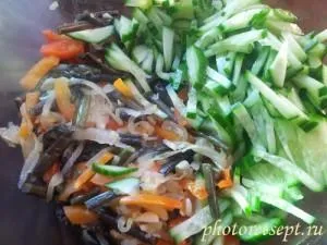 огурцы в салат из папоротника