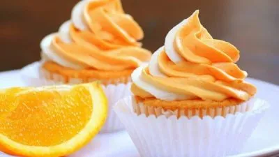 Апельсиновые капкейки с творожным кремом