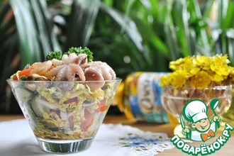 Рецепт: Салат с маринованными морепродуктами Взморье