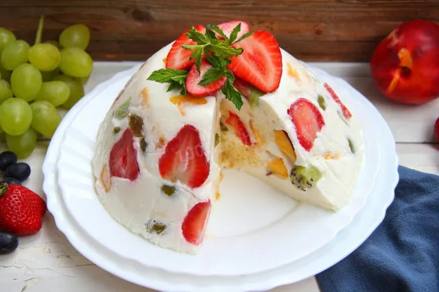 Торт без выпечки с желатином сметаной и фруктами