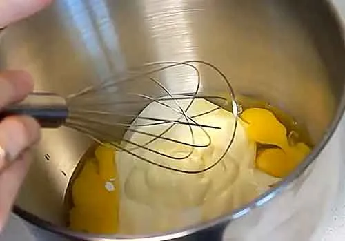 яйца с майонезом и сметаной
