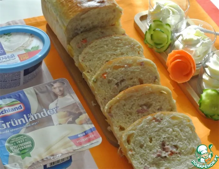 Рецепт: Домашний хлеб с ветчиной и сыром