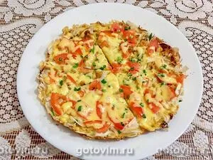 Пицца из лаваша с яйцом, сыром и помидорами