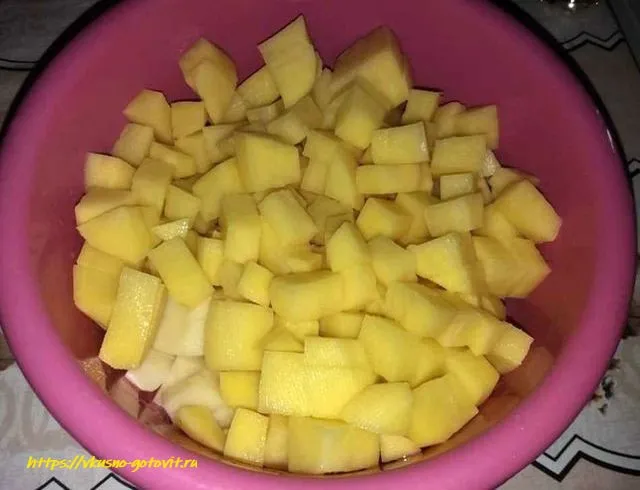 нарезанная картошка