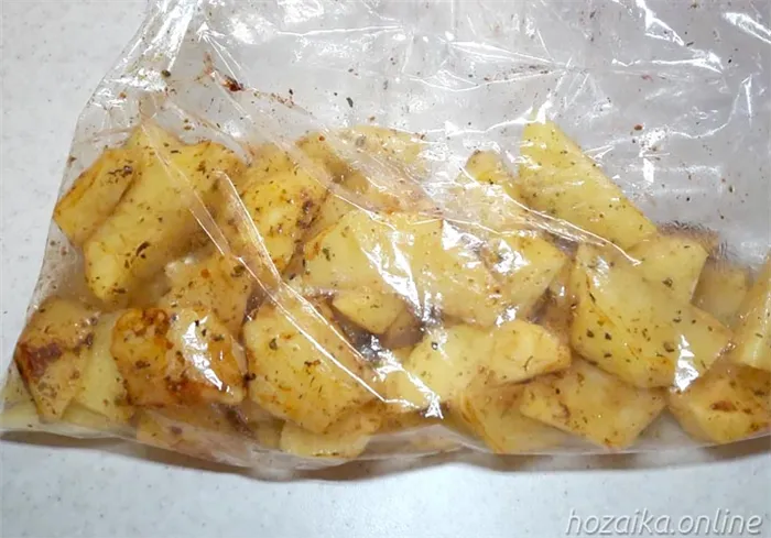 картофель в пакете для запекания со специями