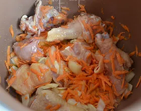 курица с морковкой в мультиварке