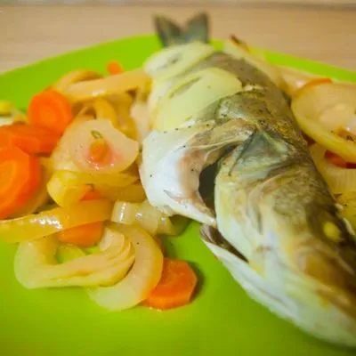 Запеченный Сибас в духовке с овощами