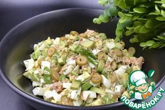 Рецепт: Салат с авокадо и консервированной семгой