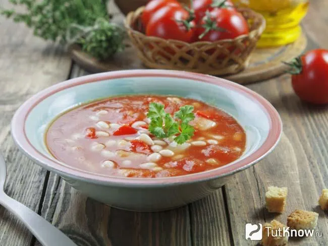 Как приготовить томатный суп с фасолью