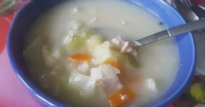 Сырный суп с капустой курицей и плавленным сыром
