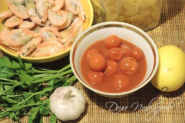 Ингредиенты для пасты с креветками в томатном соусе