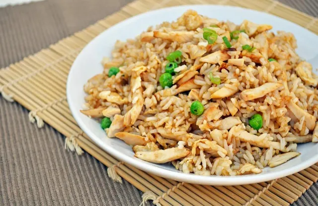Жареный рис с овощами по китайски