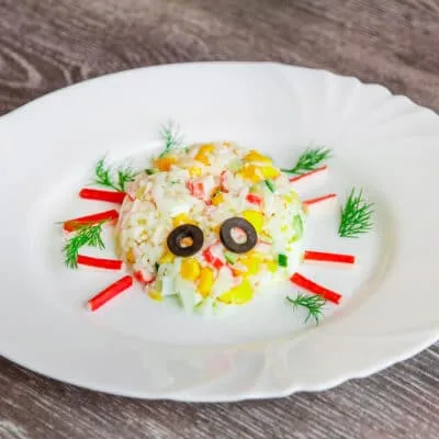 Салат с крабовыми палочками и рисом - рецепт с фото