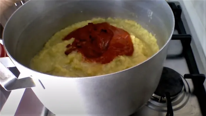 томатная паста в кабачках