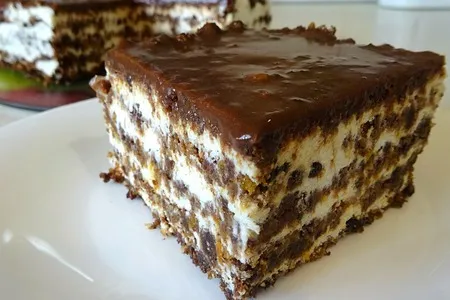 Фото к рецепту: Необычный и очень полезный торт без выпечки