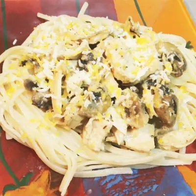 Спагетти с курицей и грибами - рецепт с фото