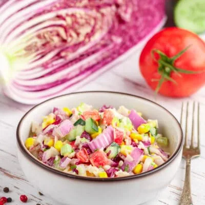 Овощной салат с крабовыми палочками - рецепт с фото
