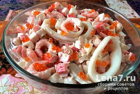 Салат «Нептун» с кальмарами и крабовыми палочками