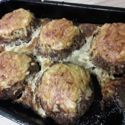 Фото рецепта - Гнезда из фарша и картофеля в духовке - шаг 13