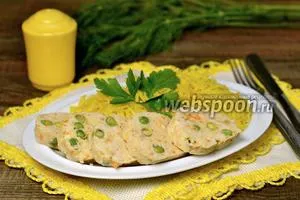 Фото рецепта Куриные колбаски с гарниром из риса в мультиварке