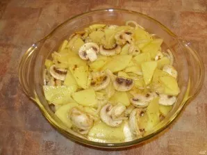 Картошка с грибами и сыром в духовке - фото шаг 5