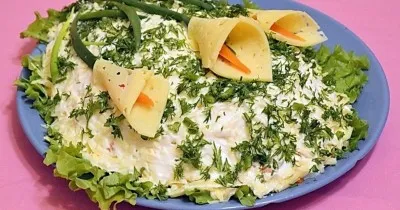 Салат Каллы с курицей и ананасами