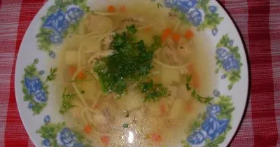 Вермишелевый суп с курицей и картошкой