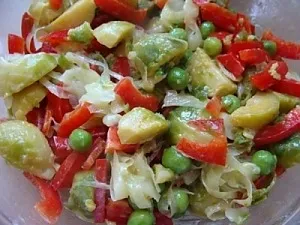 Овощной салат с брюссельской капустой