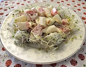 Салат с брюссельской капустой и крабовыми палочками