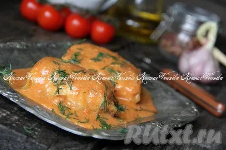 Голубцы в томатно-сметанном соусе на сковороде