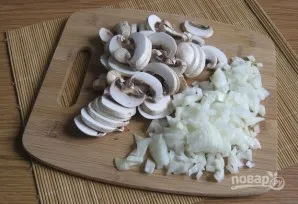 Гречка с грибами и луком - фото шаг 2