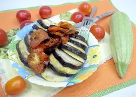 Кабачки и баклажаны, запеченные в духовке с помидорами