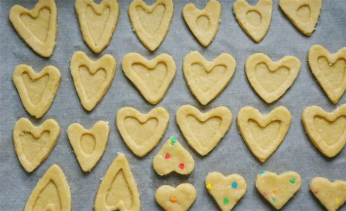 Печенье в форме сердечек с желе
