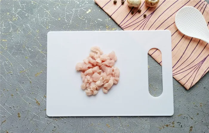 Фото рецепта - Курица с грибами в мешочках из слоеного теста - шаг 4