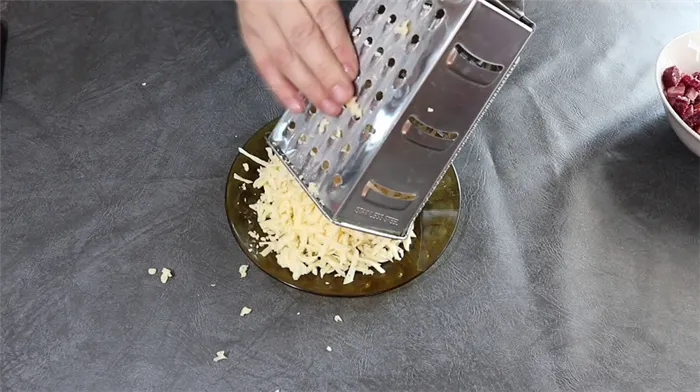 сыр натереть на терке
