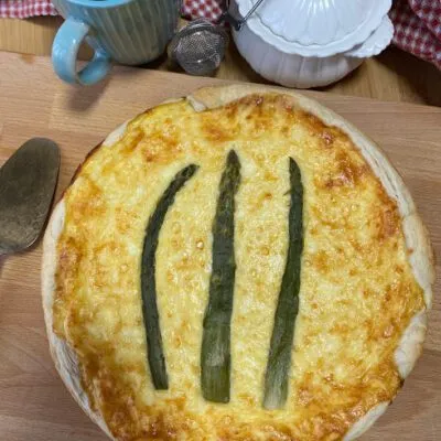 Пирог из сыра и спаржи - рецепт с фото