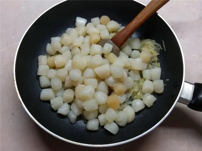 Фото рецепта - Паста с гребешками в сливочном соусе - шаг 3