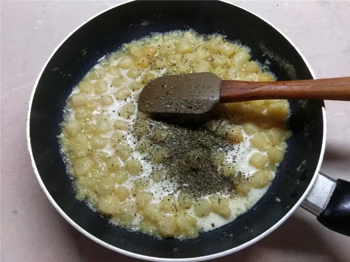 Фото рецепта - Паста с гребешками в сливочном соусе - шаг 4