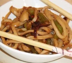 Кальмары с луком и перцем по-китайски - пошаговый рецепт